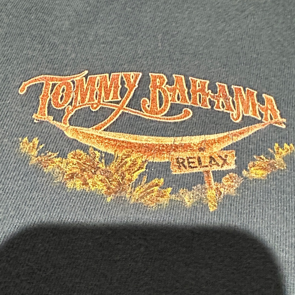 Tommy Bahama Teal Graphic tee size large with relax hammock graphic